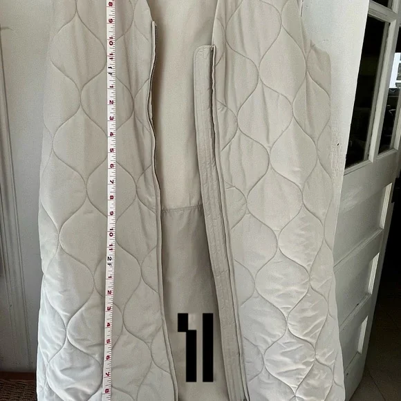 COS Women's long-length quilted cream vest - Picture 5 of 7